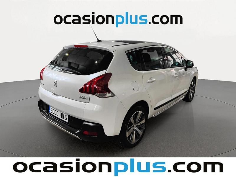 Usado Peugeot 3008 Allure 150 CV (110 kW) 2014 Blanco Familiar