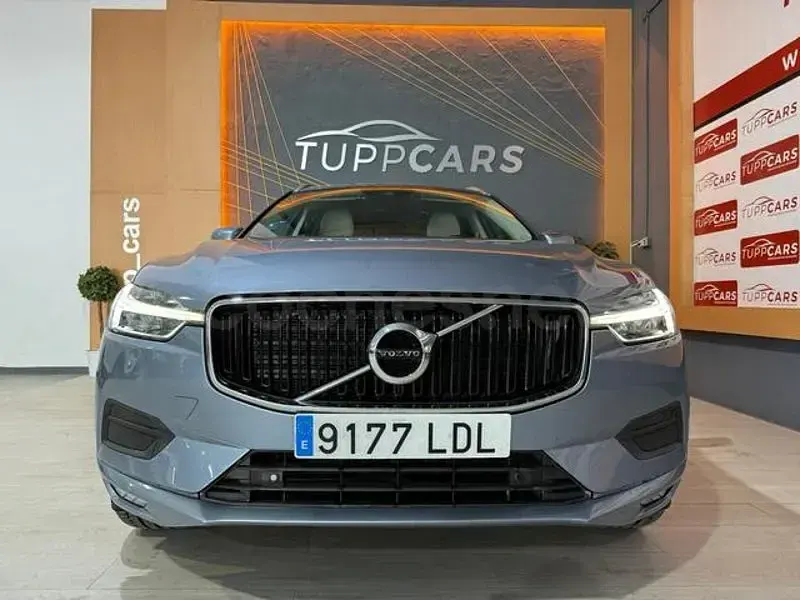 Käytetty Volvo XC60 Business Edition 235 HP (172 kW) 2020 Sininen Katumaasturi