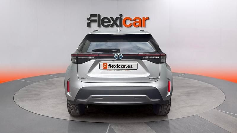 Usado Toyota Yaris Hybrid 116 CV (85 kW) 2023 Gris