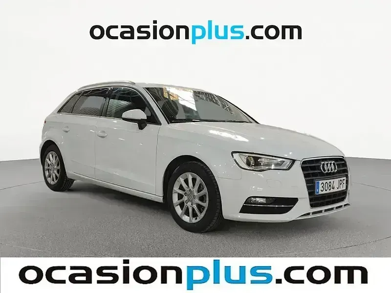Usado Audi A3 Attraction 125 CV (91 kW) 2016 Blanco Berlina