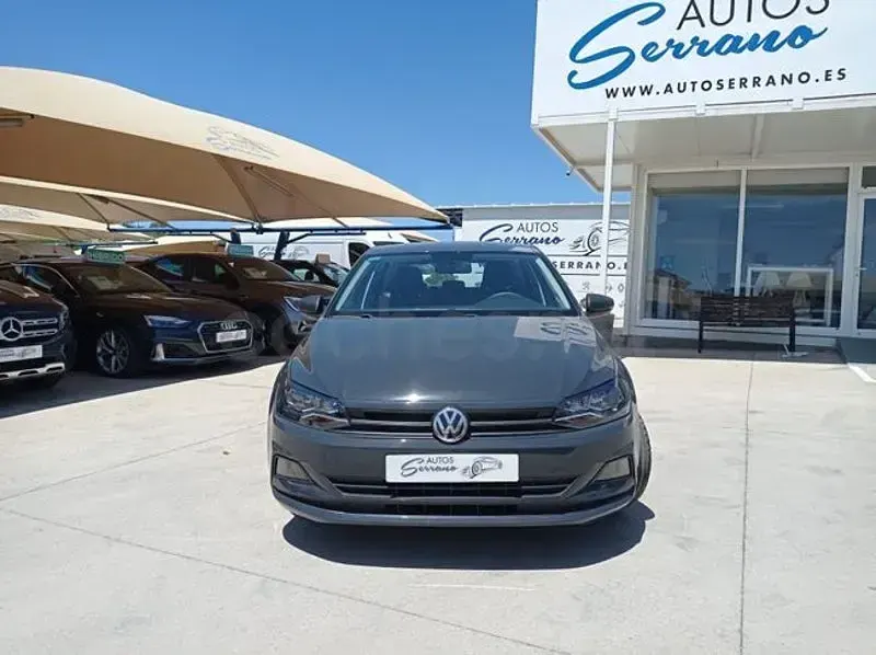 Usado VW Polo Edition 65 CV (47 kW) 2018 Gris / plata Utilitario