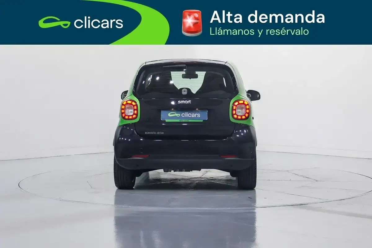 Usado Smart ForTwo Electric Drive Passion 60 kW (82 CV) 2018 Negro Coupe