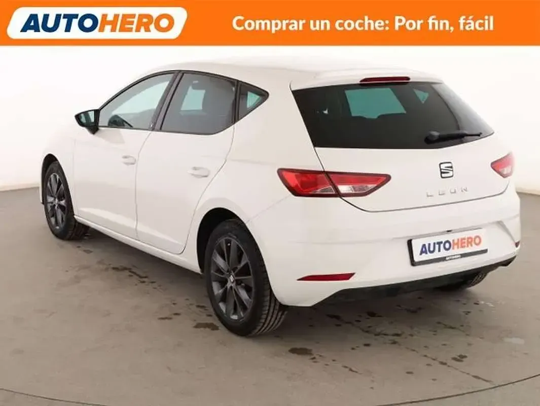 Usado Seat Leon Style 116 CV (85 kW) 2019 Blanco Berlina