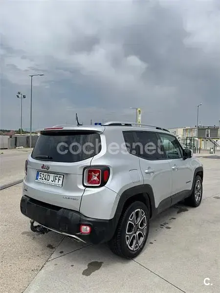 Usado Jeep Renegade Limited 140 CV (102 kW) 2015 Gris / plata SUV