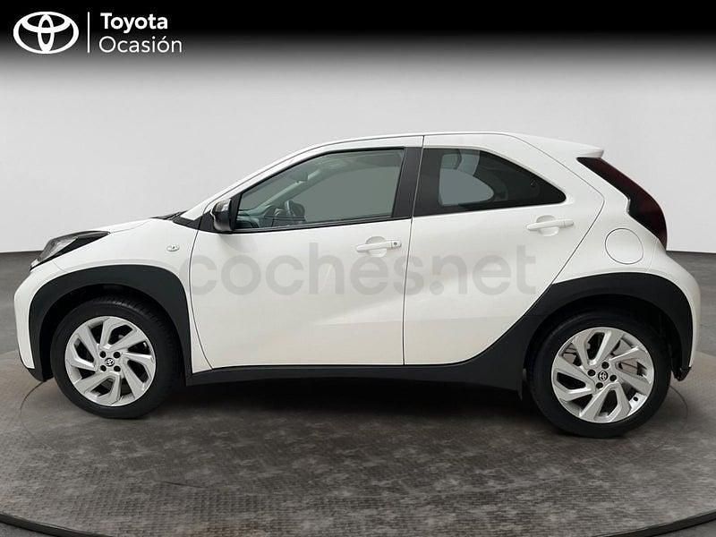 Usado Toyota Aygo X Play 72 CV (52 kW) 2025 Blanco SUV