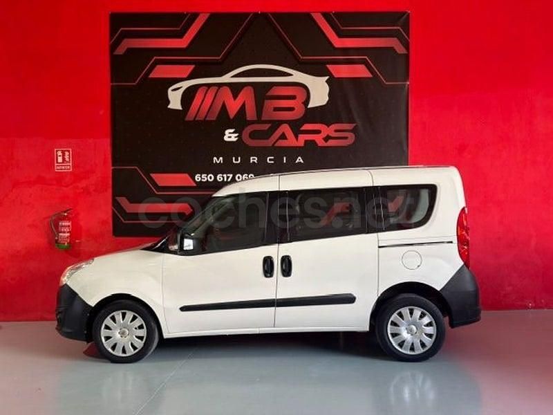 Usado Opel Combo Expression 90 CV (66 kW) 2012 Blanco Monovolumen