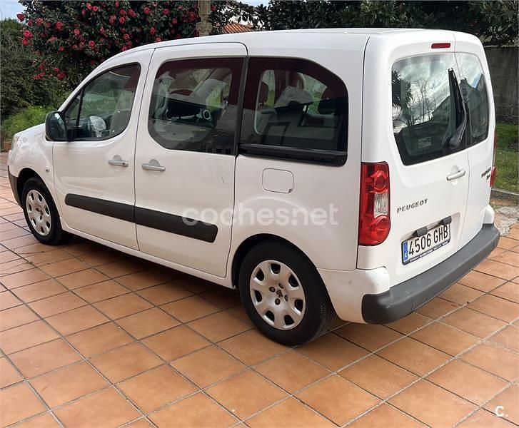 Usado Peugeot Partner Tepee Outdoor 90 CV (66 kW) 2009 Blanco Monovolumen