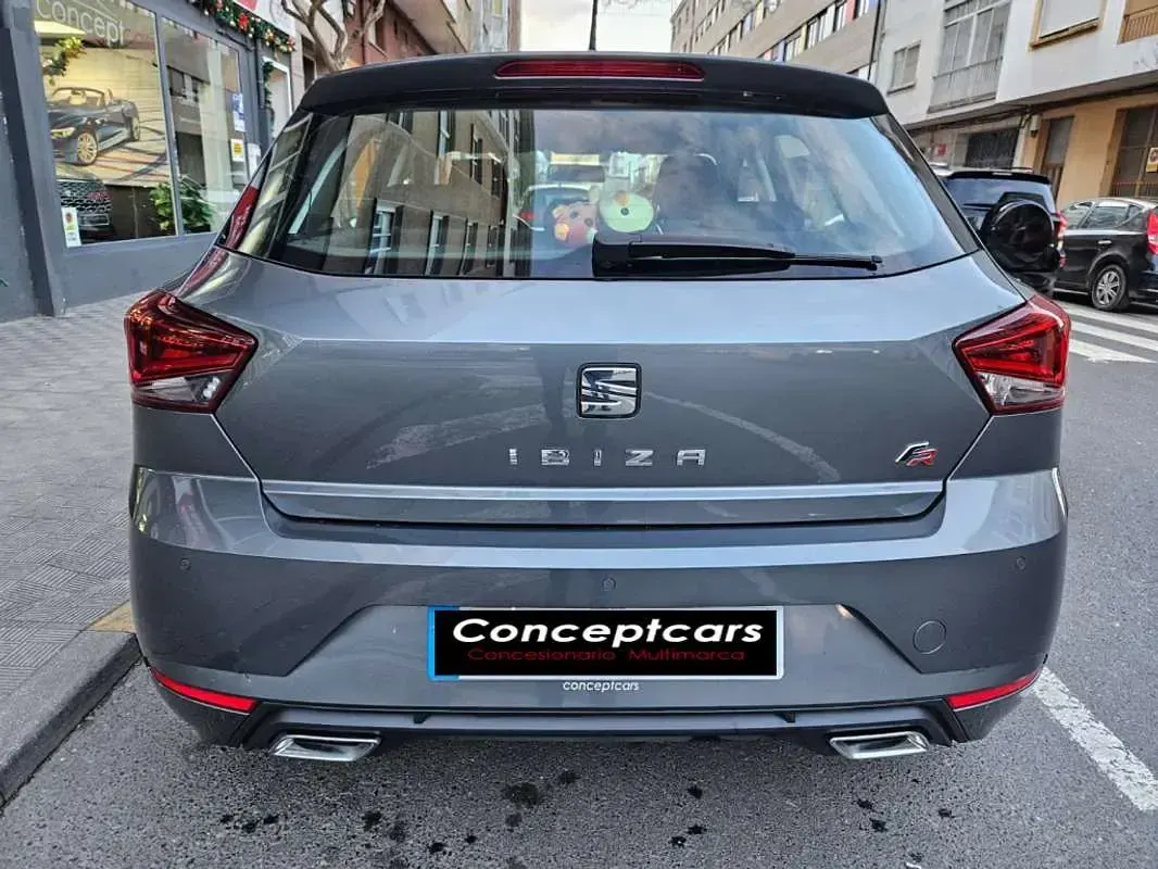 Usado Seat Ibiza FR 116 CV (85 kW) 2018 Gris Utilitario