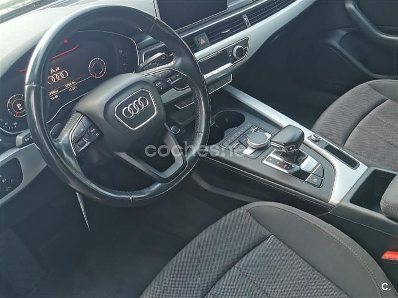 Usado Audi A4 150 CV (110 kW) 2017 Negro Familiar