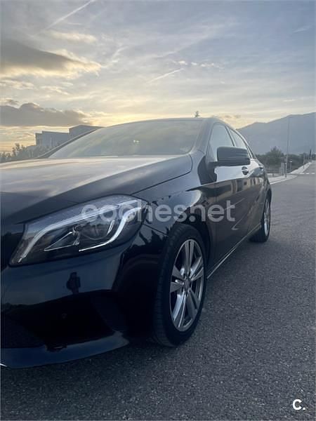 Usado Mercedes A180 122 CV (89 kW) 2017 Negro Berlina
