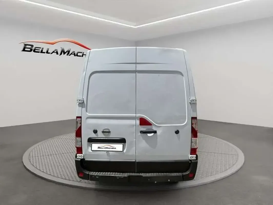 Usado Nissan Interstar 136 CV (100 kW) 2023 Blanco Van