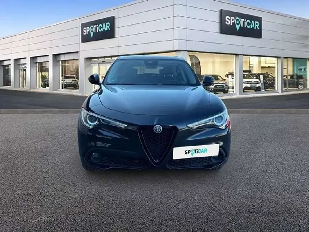 Usado Alfa Romeo Stelvio Sprint 190 CV (139 kW) 2020 Negro SUV