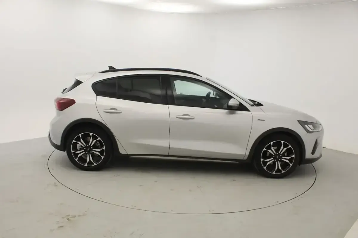 Usado Ford Focus Active 156 CV (114 kW) 2023 Plateado Berlina