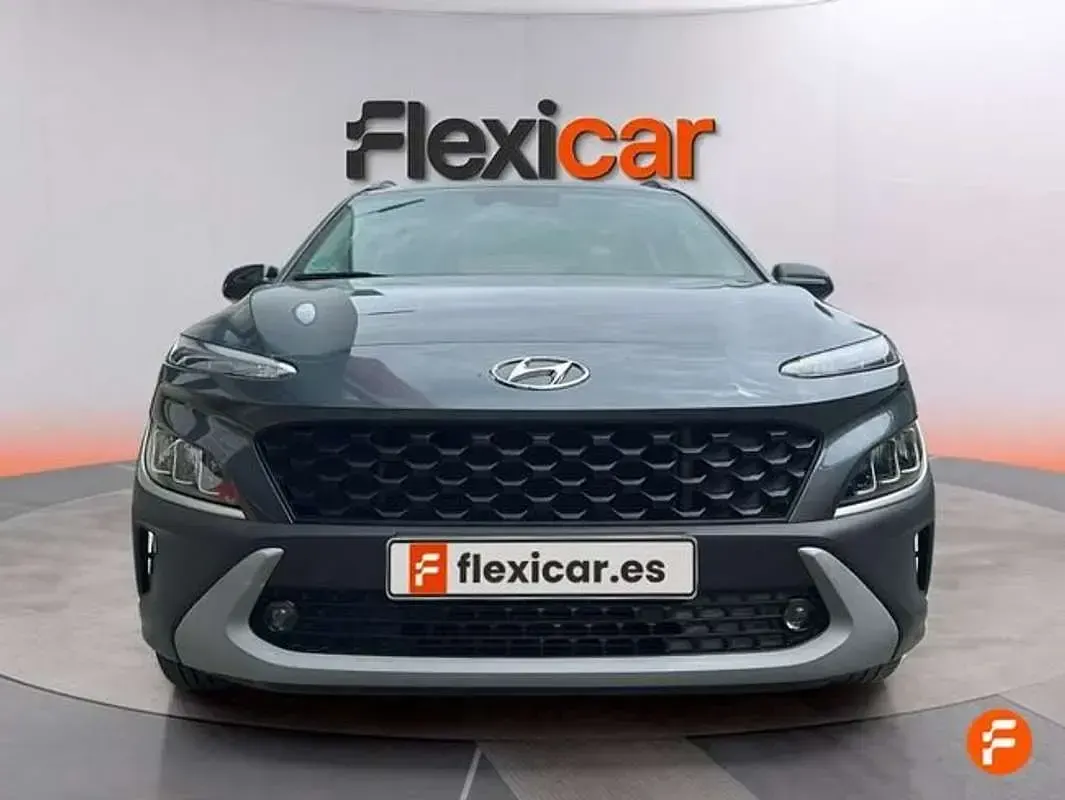 Usado Hyundai Kona 120 CV (88 kW) 2022 Gris SUV