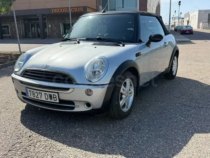 Usado Mini One Cabriolet 90 CV (66 kW) 2006 Gris / plata Descapotable