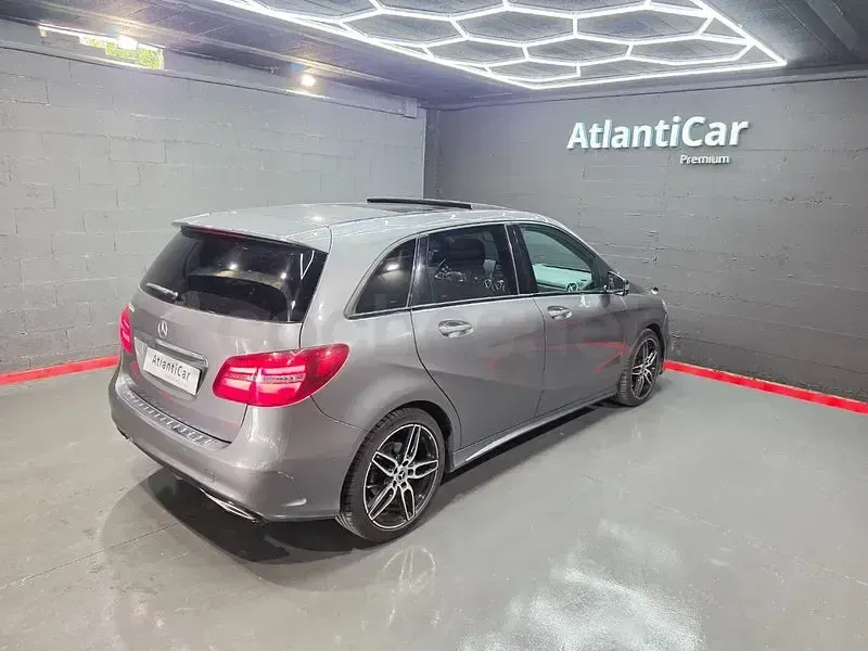 Usado Mercedes B200 136 CV (100 kW) 2017 Gris / plata Monovolumen