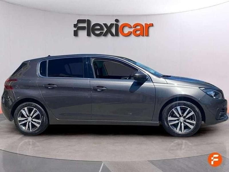 Usado Peugeot 308 Allure+ 131 CV (96 kW) 2018 Gris Familiar