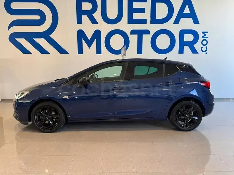 Usado Opel Astra Ultimate 145 CV (106 kW) 2021 Azul Berlina