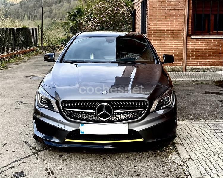 Usado Mercedes CLA220 Edition 1 170 CV (125 kW) 2014 Gris / plata Berlina