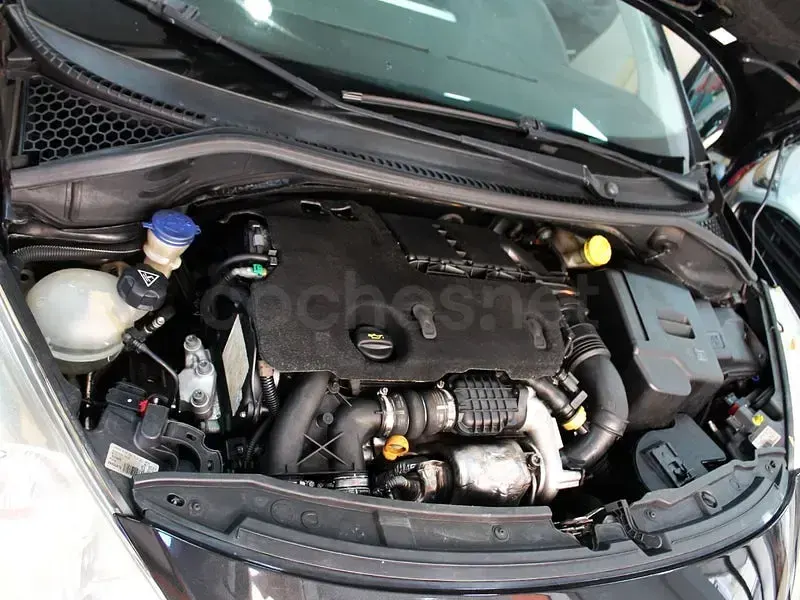 Usado Peugeot 207 92 CV (67 kW) 2010 Negro Familiar