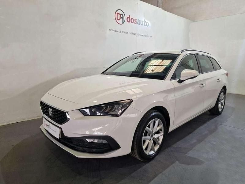 Usado Seat Leon ST Style 150 CV (110 kW) 2021 Blanco Familiar