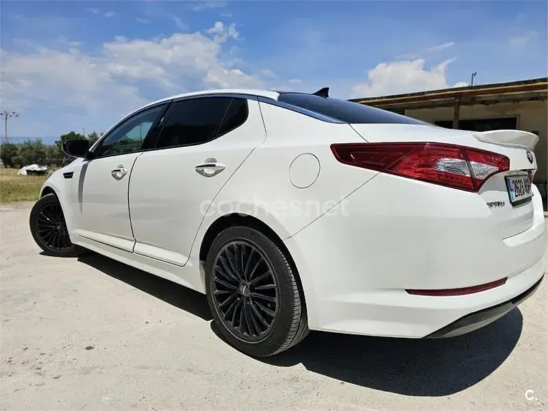 Usado Kia Optima 190 CV (139 kW) 2013 Blanco Berlina