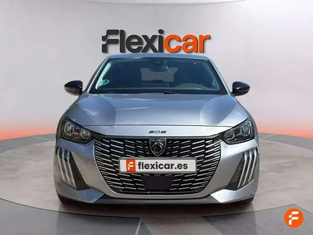 Usado Peugeot 208 Allure 101 CV (74 kW) 2025 Gris Utilitario