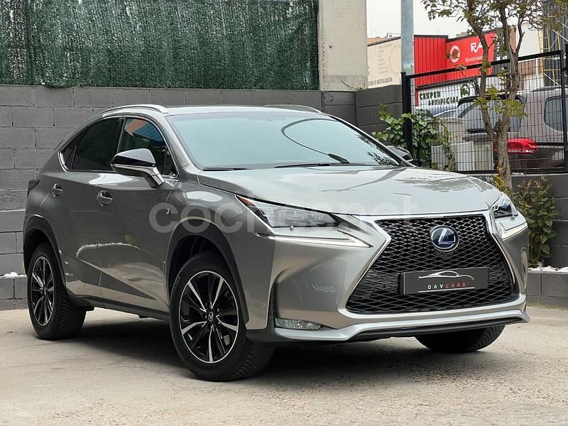 Usado Lexus NX300h Sport Line 197 CV (144 kW) 2016 Gris / plata SUV