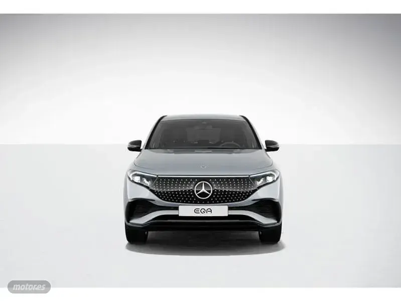 Usado Mercedes EQA250+ AMG line 139 kW (190 CV) 2024 Hightechsilver  metallic paint SUV