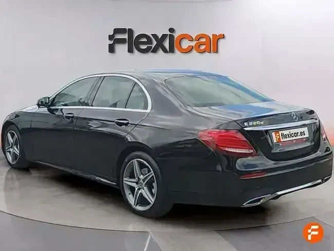Usado Mercedes E220 194 CV (142 kW) 2019 Azul Berlina