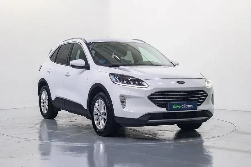 Usado Ford Kuga Titanium 225 CV (165 kW) 2022 Blanco SUV