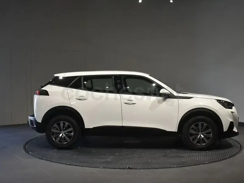 Usado Peugeot 2008 Active 110 CV (80 kW) 2022 Blanco SUV