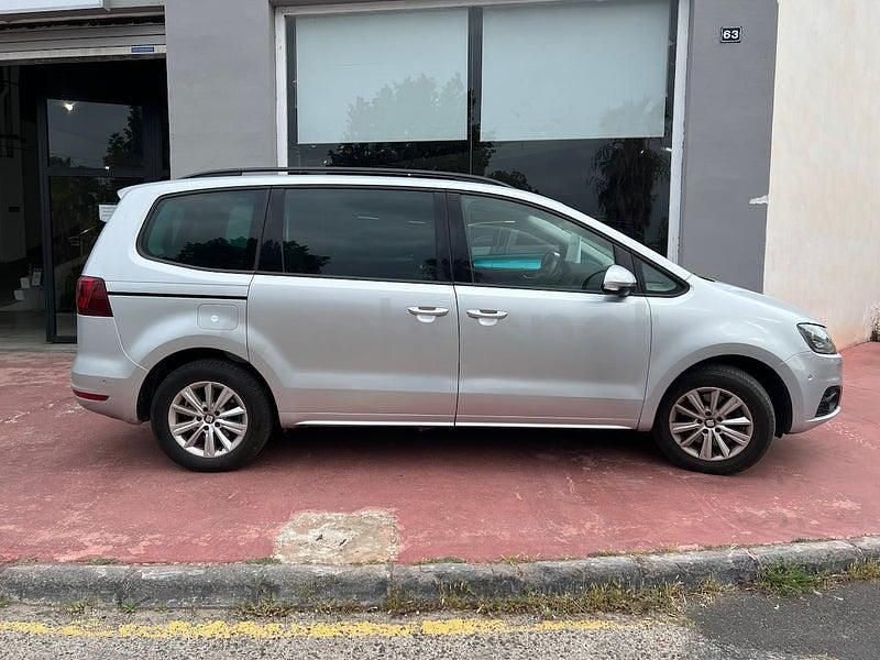 Usado Seat Alhambra Style 150 CV (110 kW) 2022 Gris / plata Monovolumen