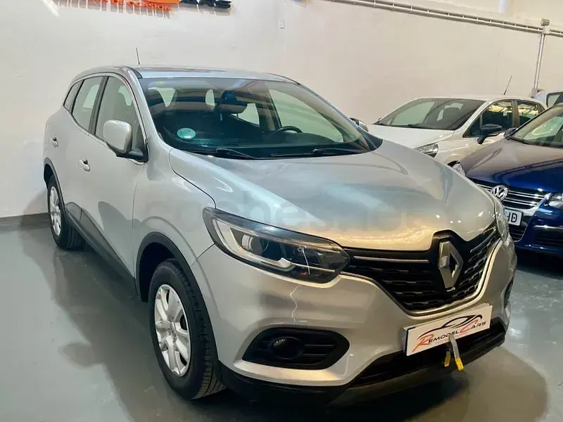 Usado Renault Kadjar Business 115 CV (84 kW) 2020 Gris / plata SUV