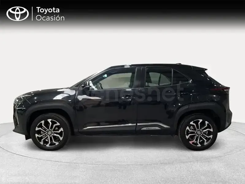 Usado Toyota Yaris Cross Active 116 CV (85 kW) 2022 Negro SUV