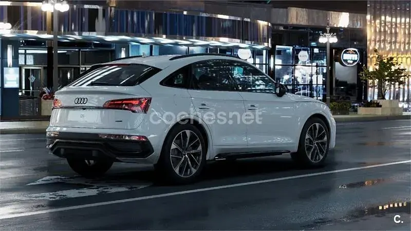 Używany Audi Q5 Sportback Sport 204 KM (150 kW) 2022 Biały SUV