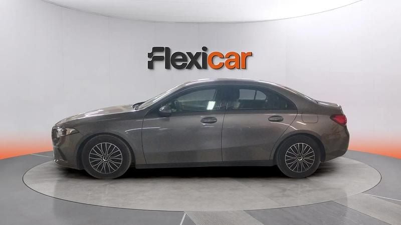 Usado Mercedes A180 116 HP (85 kW) 2020 Cinzento Sedan