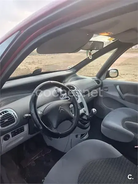 Usado Citroën Xsara Picasso Exclusive 110 CV (80 kW) 2008 Granate Monovolumen