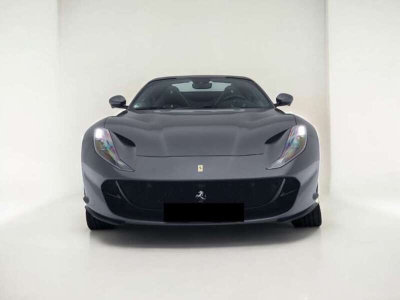 Plateado Usado 2022 Ferrari 812 Descapotable | 475.000 € (Caro) - Imagen 1/4