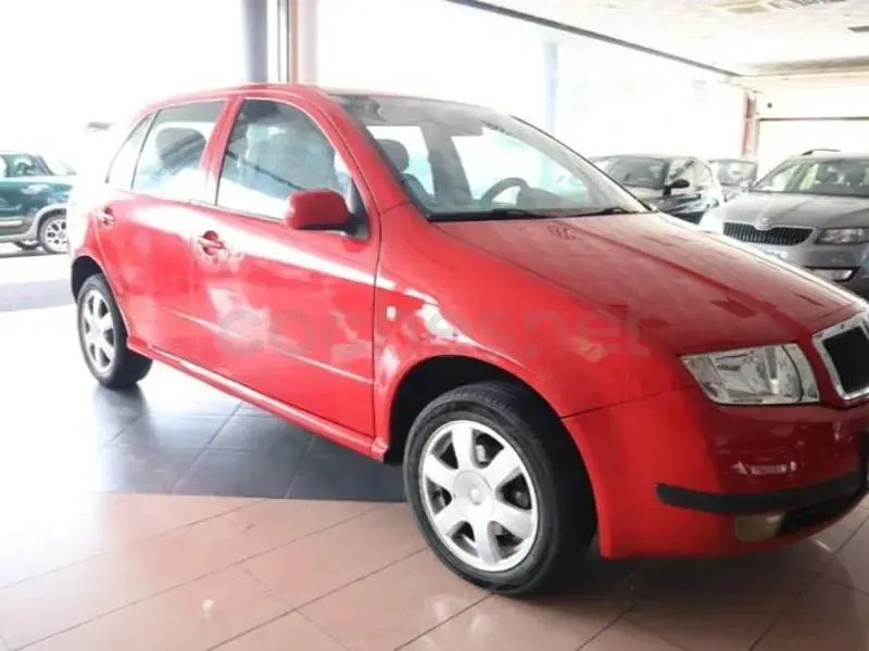 Usado Skoda Fabia Sport 101 CV (74 kW) 2005 Rojo Berlina
