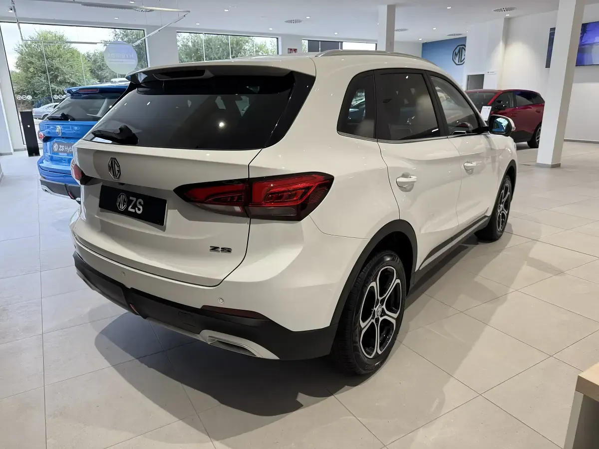 Nuevo MG ZS Comfort 116 CV (85 kW) 2025 Blanco Berlina