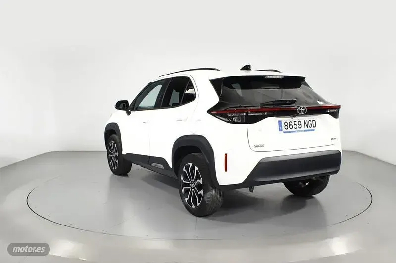 Usado Toyota Yaris Cross Active 130 CV (95 kW) 2025 Blanco SUV