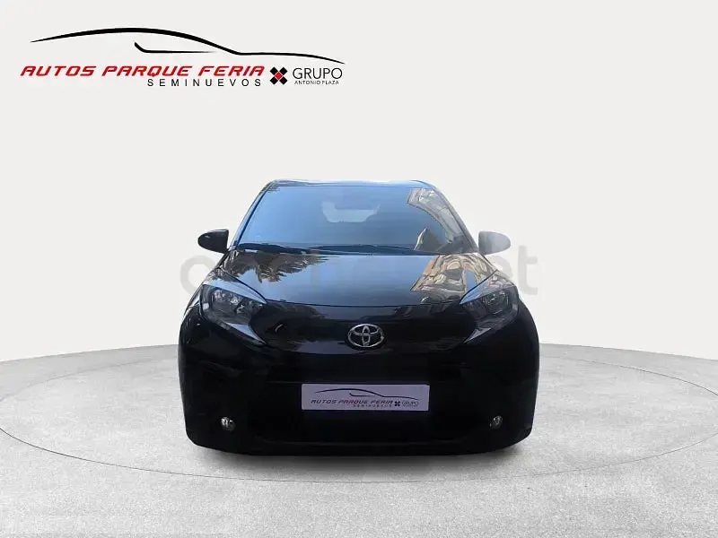 Usado Toyota Aygo X Play 72 CV (52 kW) 2024 Negro SUV