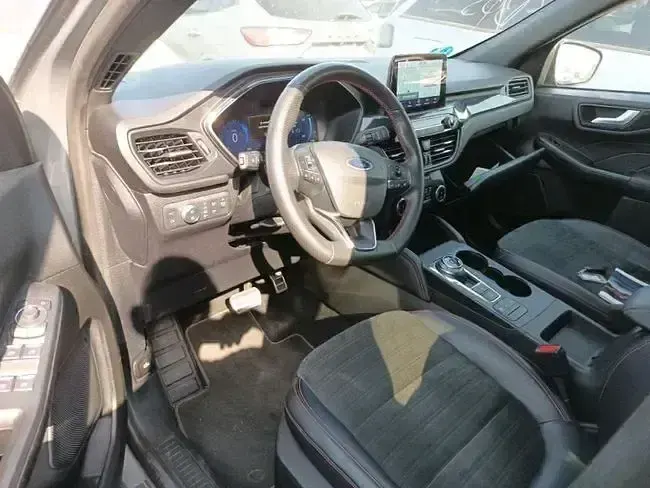 Usado Ford Kuga ST-Line 225 CV (165 kW) 2023 Gris SUV
