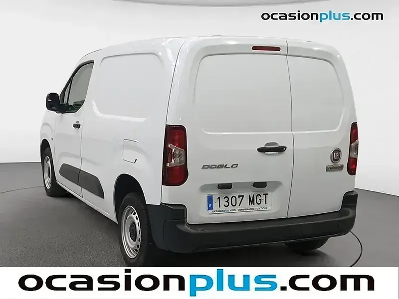 Usado Fiat Doblò 102 CV (75 kW) 2023 Blanco Monovolumen