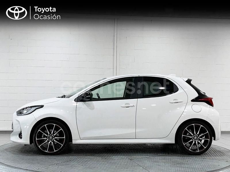 Usado Toyota Yaris Hybrid Sport 116 CV (85 kW) 2022 Blanco Berlina