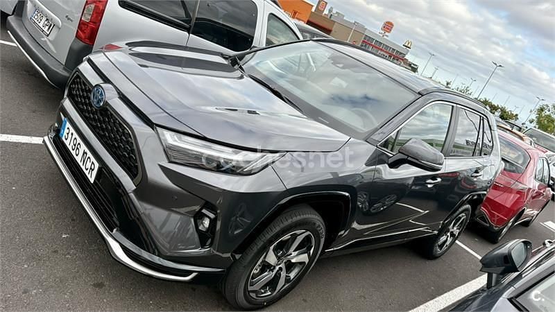Usado Toyota RAV4 Hybrid Plus 306 CV (225 kW) 2025 Gris / plata SUV