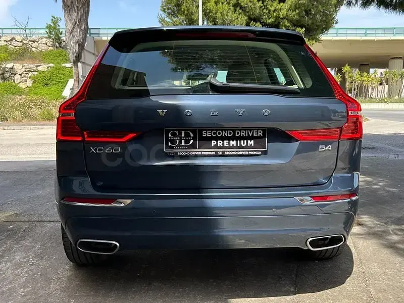 Usado Volvo XC60 Inscription 197 CV (144 kW) 2021 Azul SUV