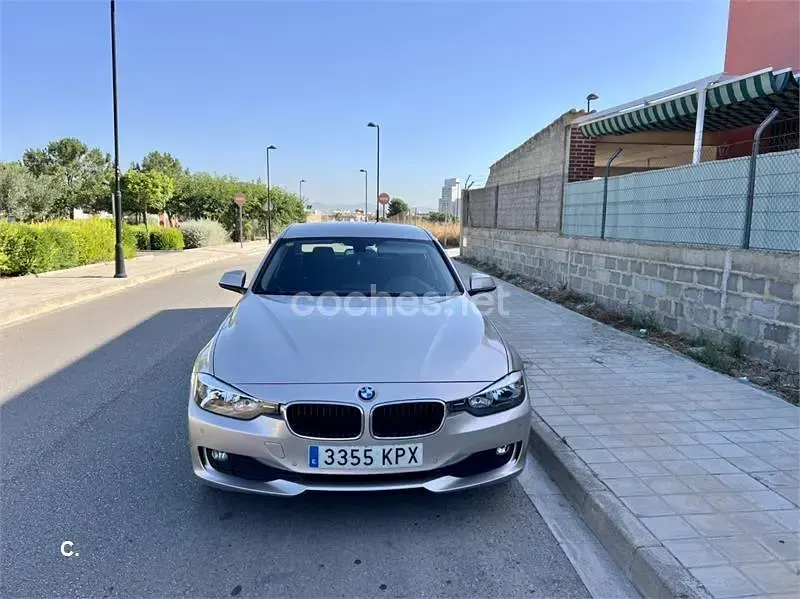 Usado BMW 318 143 CV (105 kW) 2014 Beige Berlina