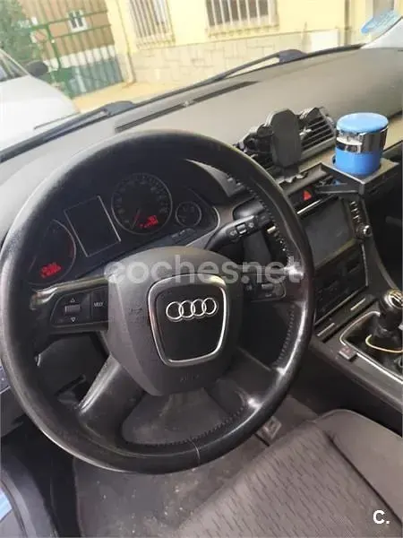 Usado Audi A4 130 CV (95 kW) 2006 Azul Berlina